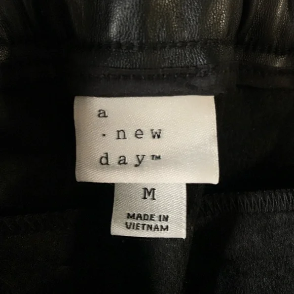 A New Day (p)leather cropped pant - Picture 4 of 4
